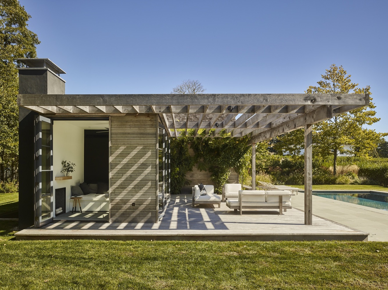 Explore 15 Houses That Get the Most Out of an Accessory Dwelling Unit (ADU) - 13702